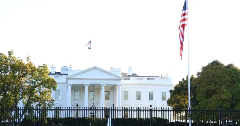 Трамп Кубадан төнген қауіпке байланысты АҚШ та төтенше жағдай жариялады