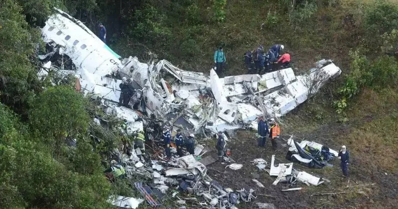 Бірде бір адам тірі қалмады: Әуеге көтерілген ұшақ 12 минуттан соң апатқа ұшырады