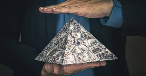 Казахстанца экстрадировали из Грузии за финансовые махинации