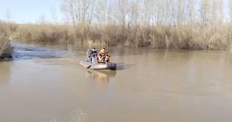 Ақтөбеде жоғалып кеткен мектеп оқушысын өзеннен іздеп жатыр