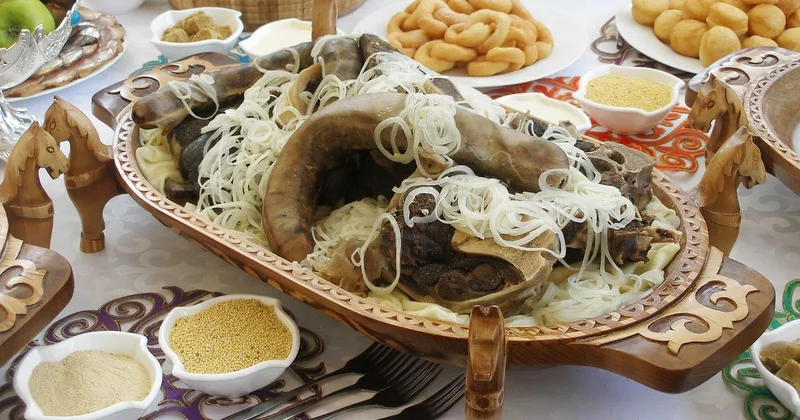 Гостеприимство по казахски: как встречали гостей в степи