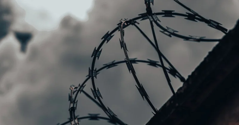 После заявления сына мужчина покончил с собой в спецприёмнике Атырау