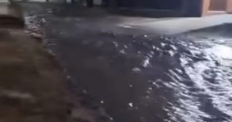 Дороги начали вскрывать из за талых вод в Костанайской области