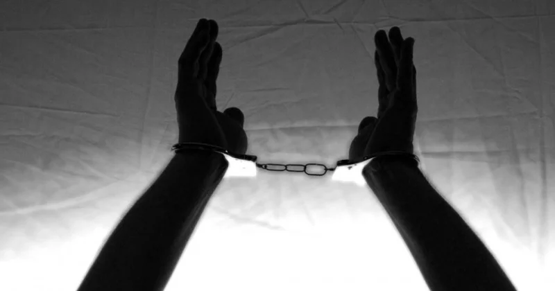 Годы в бегах закончились: подозреваемого в финпирамиде вернули в Казахстан