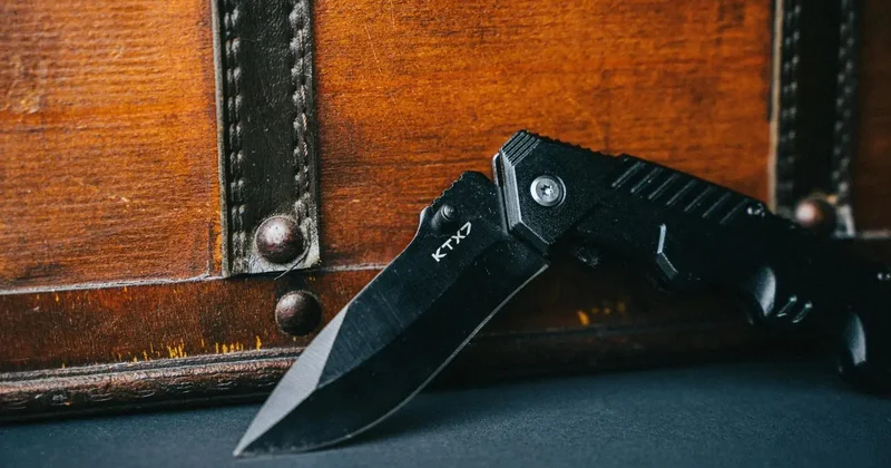 Драка на вокзале Атырау: таксист ранил пассажира ножом