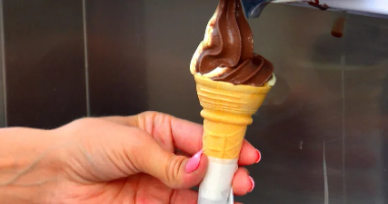 Женщина отсудила более 6 млрд тенге за мороженое с гвоздями