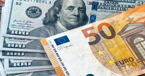 Доллар начал неделю с понижения в Казахстане