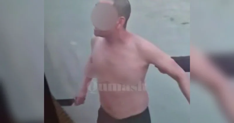 Пышақ және қайшымен: Алматыда медицина қызметкерлеріне қоқан лоқы көрсеткен ер адам ұсталды