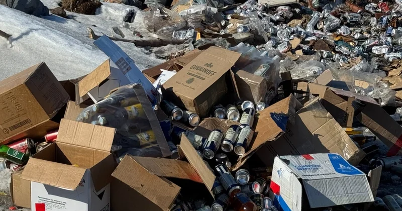 Петропавлда заңсыз саудаланған ондаған жәшік алкоголь бульдозермен жойылды