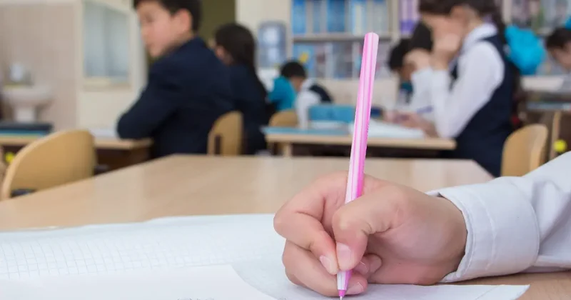 Полноценная учёба в апреле и майские праздники: в школах началась четвёртая четверть