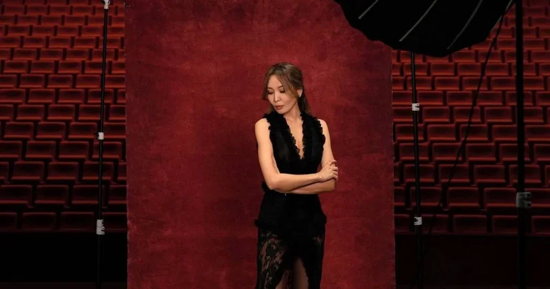 Редкое появление: вторая жена Назарбаева устроила фотосессию в театре