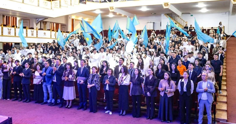 По итогам референдума : молодежный форум состоялся в КазНМУ в Алматы