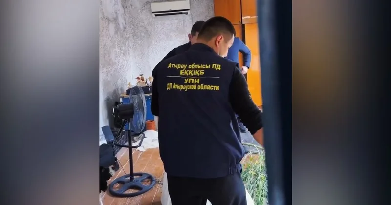 ​Атырау тұрғынының ауласынан 62 түп қарасора табылды