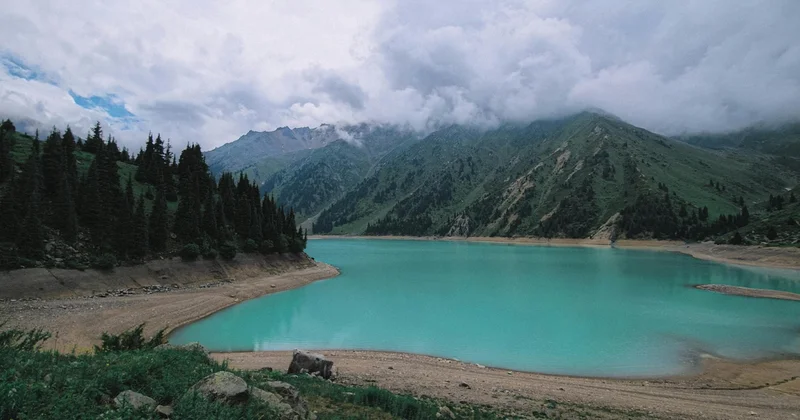 Үлкен Алматы көліне көлікпен баруға шектеу қойылды