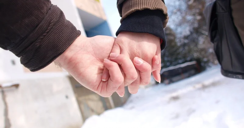 Студентка два года встречалась с мужчиной, пока не узнала, что он ее отец