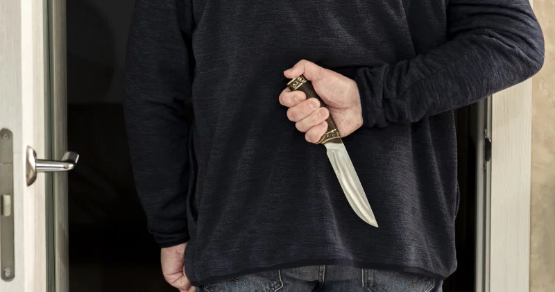 Алматыда бұрынғы полицей бірге тұратын әйелін пышақтап өлтірді марқұмның жақындары аффект жағдайына сенбейді