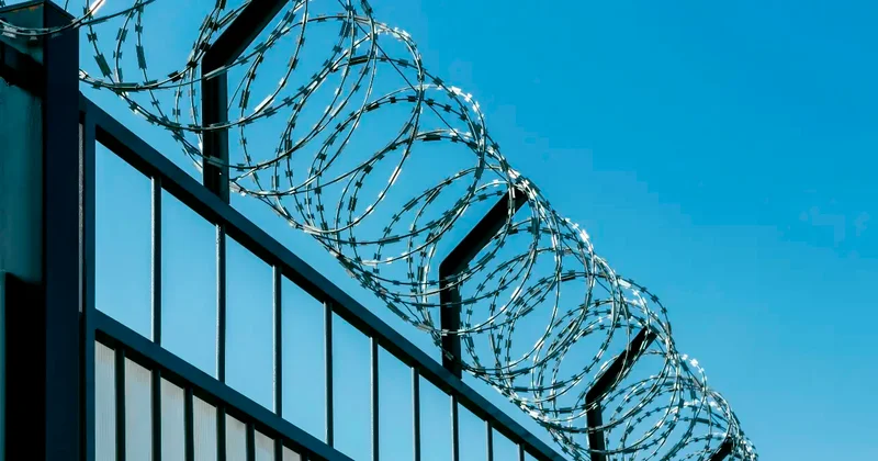 Заключённый умер после драки: 12 сотрудников колонии наказали в Атырау