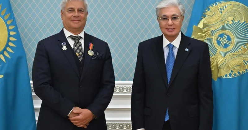 Мемлекет басшысы Халықаралық кинология федерациясының президентін II дәрежелі Достық орденімен марапаттады