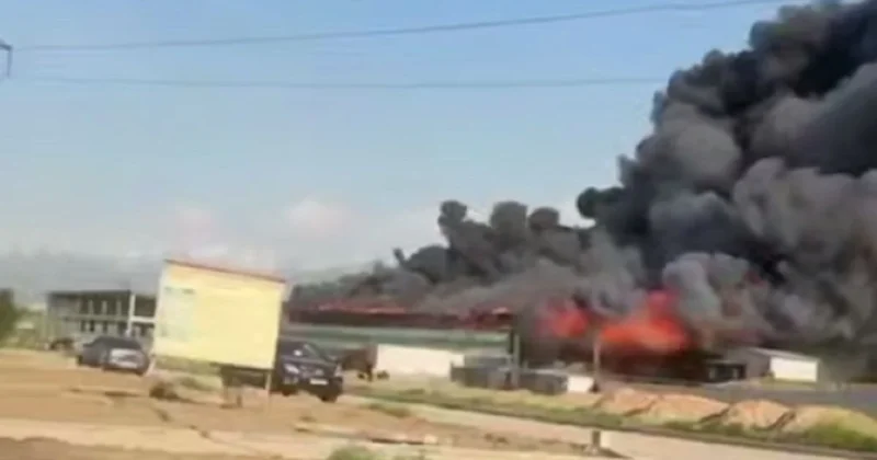 Пожар на картонном заводе близ Алматы ликвидирован: его тушили больше 4 часов