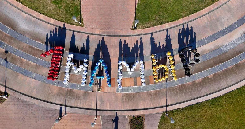 Около 200 пенсионеров Астаны станцевали ко Дню единства