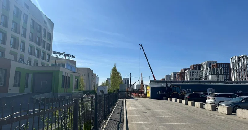 Впритык к больнице : как в Астане строят ЖК в нескольких метрах от медцентра