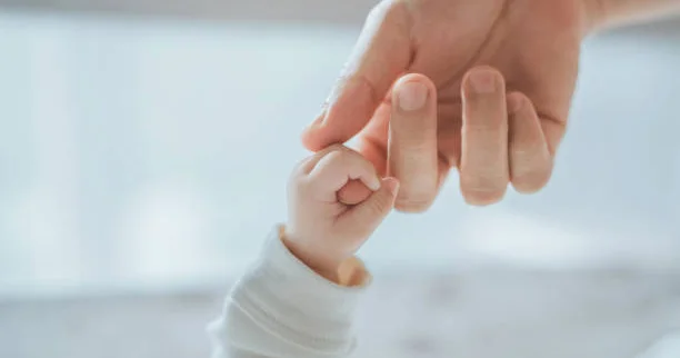 Биылдан бастап елімізде балалы отбасыларға берілетін төлемдер артты