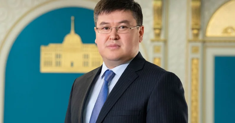 Амирбек Оспанбеков освобожден от должности представителя Президента в парламенте