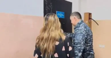 TikTok та балағат сөздер айтқан бойжеткен 10 тәулікке қамалды