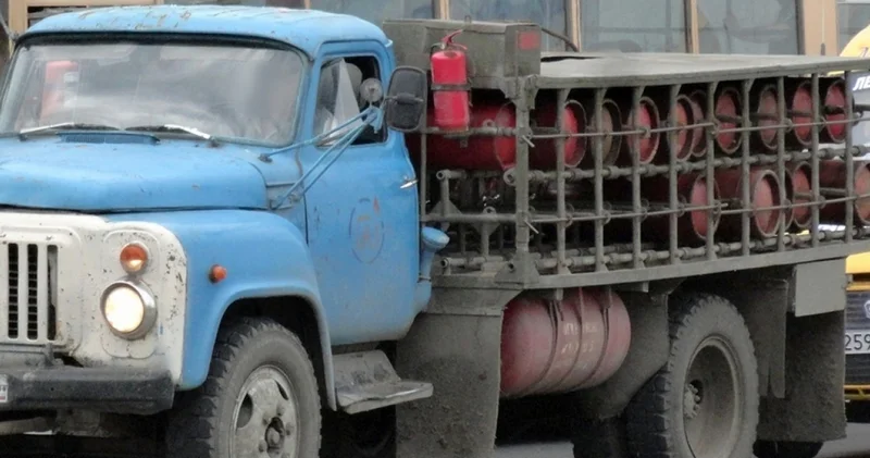 Қостанайда 400 газ баллоны бар жүк көлігінде өрт шықты