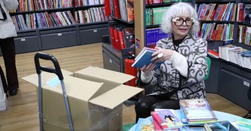 Книги на французском языке доставили из Парижа в Алматы ко Дню знаний
