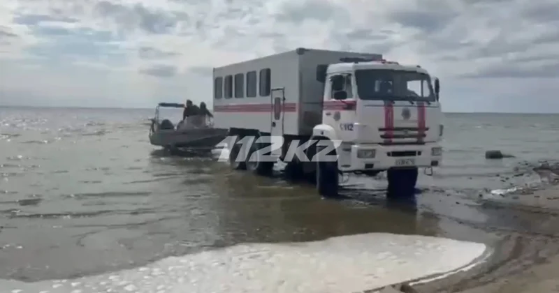 Бір апталық іздеу және 63 сүңгу Зайсан көлінен екі балықшының денесі табылды