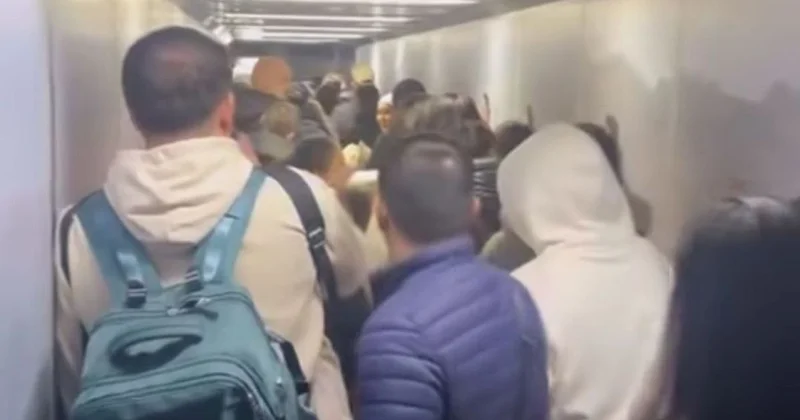 Не выпускали даже в туалет : в столичном аэропорту из за мужчины задержали рейс