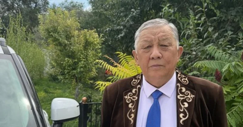 Білікті маманның маңдай тері