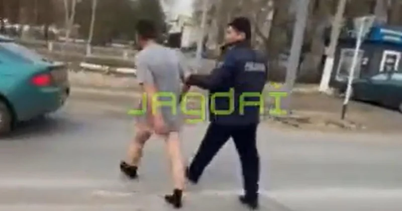 Житель СКО в окровавленной футболке бегал и кричал, что в него вселился дьявол