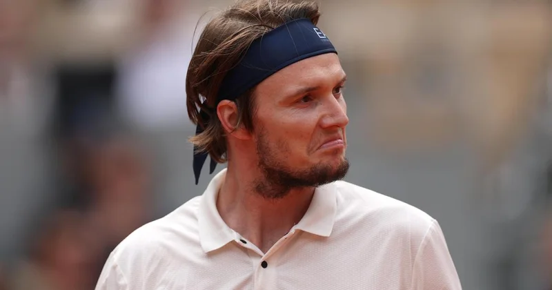 Бублик обыграл четвертую ракетку мира и вышел в четвертьфинал Мастерса в Париже