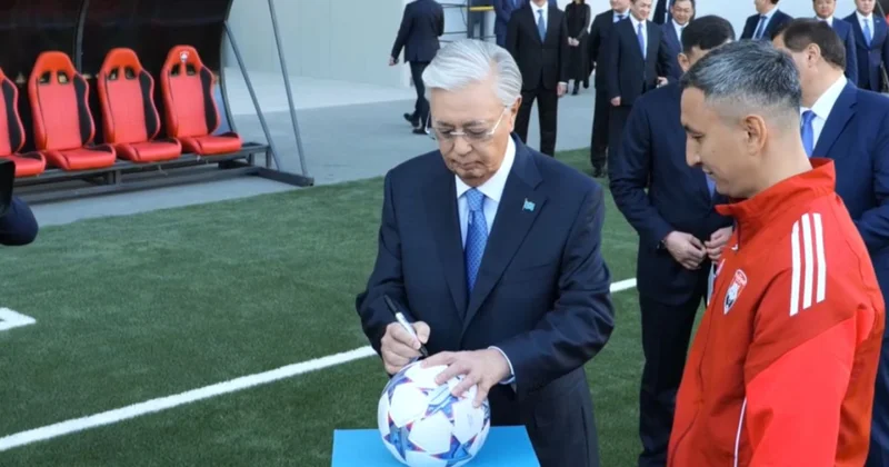 Президент Қызылорданың орталық стадионын аралап көрді