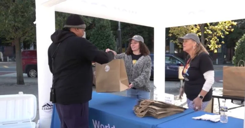 АҚШ та тұрғындардың бір бөлігі азық түліктен тарығып отыр