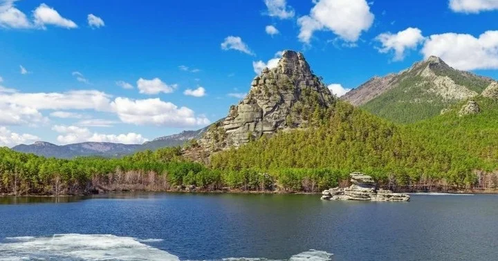 Ақмола облысының әкімі Бурабайдағы жерлерге қатысты тараған ақпаратқа түсініктеме берді