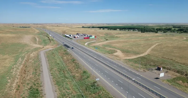 На двух платных трассах Казахстана превышение скорости теперь фиксируют автоматически