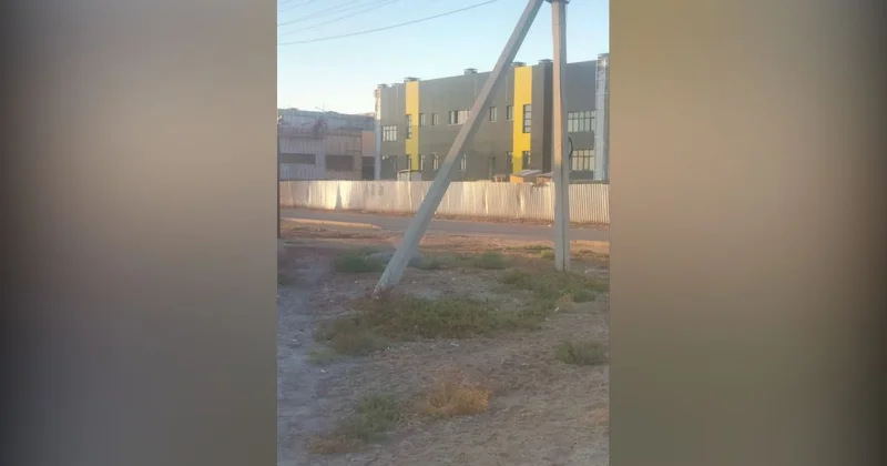 Атырауда жаңа мектептің қара түсі тұрғындардың наразылығын тудырды