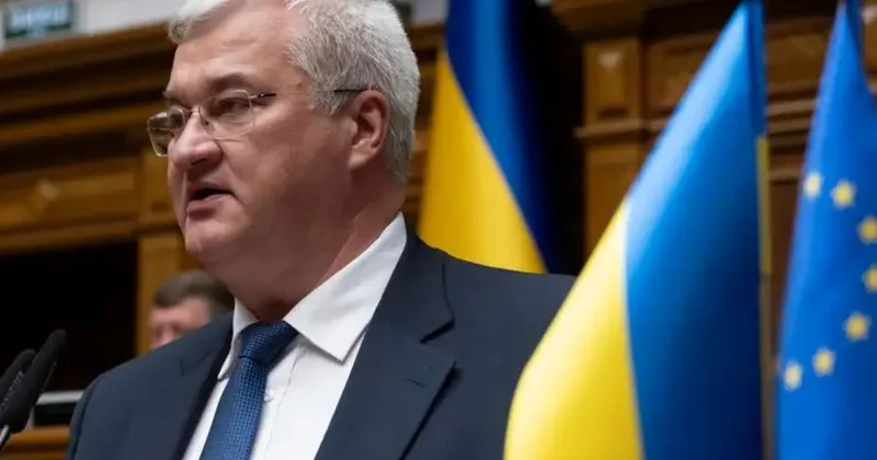 Зеленский Путинмен кездесуге және аумақтық мәселені талқылауға дайын