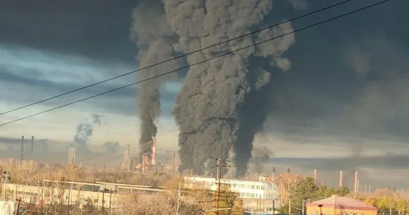 Ресейге жасалған дрон шабуылы: Самара маңындағы мұнай өңдеу зауытында өрт шықты