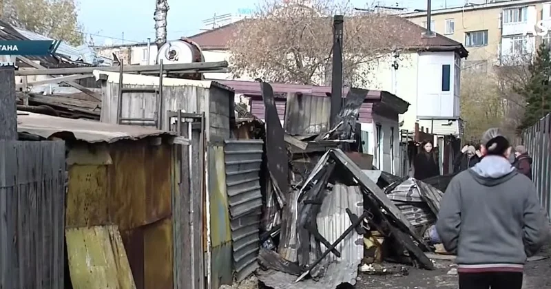 Многодетная семья осталась без крыши над головой из за пожара в Астане (видео)