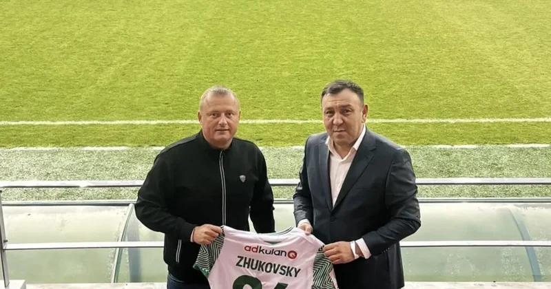 Атырау футбол клубы бас бапкермен келісімшартты ұзартты