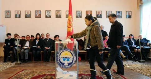 Команды кандидатов в депутаты оштрафовали на 436 тысяч сомов в Кыргызстане