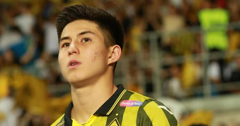 Тренер попросил получить желтую карточку : как в УЕФА могут наказать Дастана Сатпаева