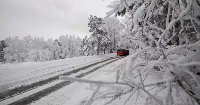 Бірнеше өңірде жол қозғалысына шектеу енгізілді