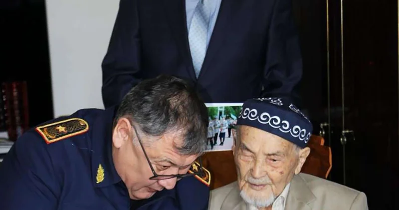 Дед Мороз пришел и к ветерану