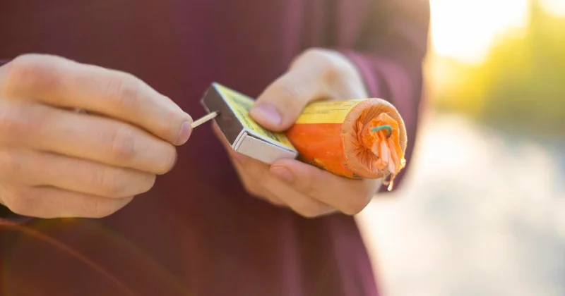 Подростки бросали бомбочки в подъездах в области Абай, их родителей привлекли к ответственности