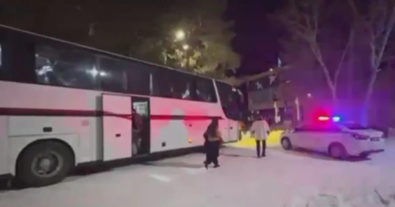 С закрытых трасс эвакуировали более 100 человек